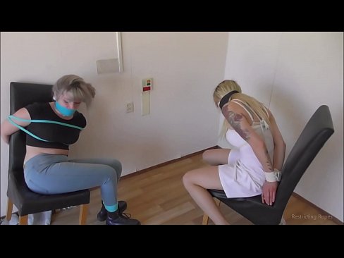 ❤️ Verslaafd / vastgebonden en de mond gesnoerd / jonkvrouw in nood ❤️ Porno fb at us ❌❤