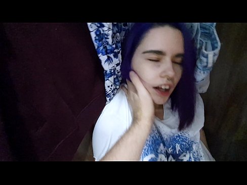 ❤️ Vond mijn zus in de kast en hielp haar klaarkomen ❤️ Porno fb at us ❌❤